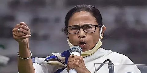 “நாங்கள் ஆட்சிக்கு வந்தால் ரேஷன் பொருட்கள் வீடு தேடி வரும்” - மம்தா பானர்ஜி