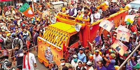 மேற்கு வங்கத்தின் 127 தொகுதிகளில் பட்டியலின மக்களைக் கவர நடக்கும் தேர்தல் யுத்தம்!