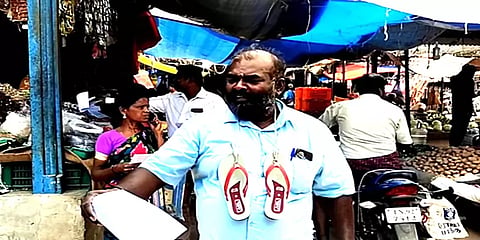 "சேவை செய்யவில்லை எனில் செருப்பால் அடிங்க"-ராதாபுரம் தொகுதி சுயேச்சை வேட்பாளர் பரப்புரை