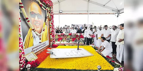 கருணாநிதிக்கு மெரினாவில் இடம் தராதது ஏன்?- முதல்வர் பழனிசாமி விளக்கம்