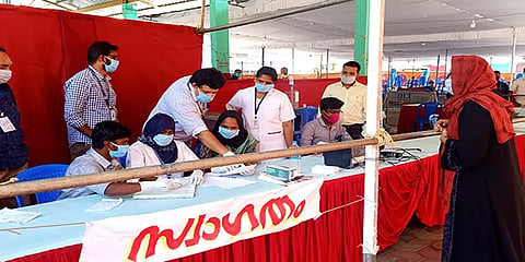வெளிமாநிலத்தவர் கேரளாவுக்கு வர முன்பதிவு கட்டாயம்- கேரளா அரசு உத்தரவு