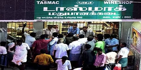 டாஸ்மாக்கில் மாஸ்க், தனி மனித இடைவெளி அவசியம்!