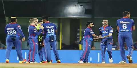 MI vs DC : 137 ரன்களுக்கு சுருண்டது மும்பை: மேஜிக் காட்டிய டெல்லி அணியின் மிஸ்ரா!