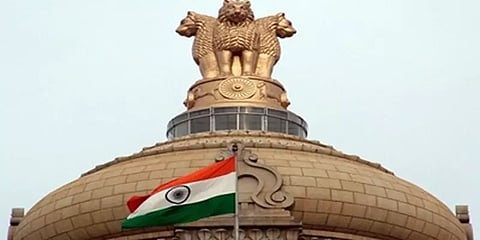 ஆக்சிஜன் வாகனங்களை தடுத்து நிறுத்தக்கூடாது - மாநில அரசுகளுக்கு மத்திய அரசு அறிவுறுத்தல்