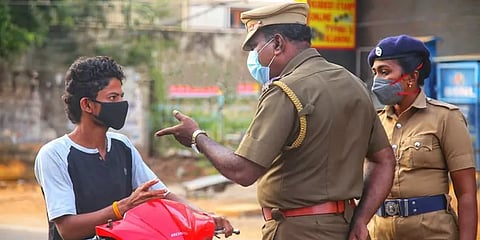 தமிழகத்தில் வரும் 6-ஆம் தேதி முதல் புதிய கட்டுப்பாடுகள்... முழு விவரம்