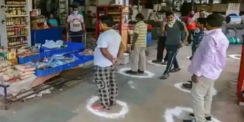 தமிழகத்தில் அமலுக்கு வந்தன கூடுதல் கொரோனா தடுப்பு கட்டுப்பாடுகள்!