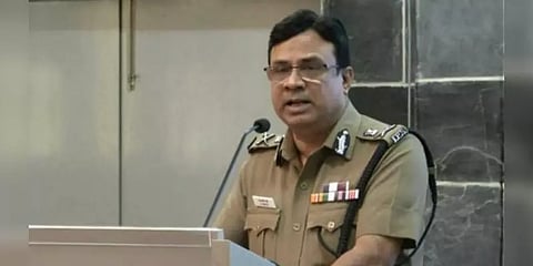 மக்களிடம் மிகவும் கனிவுடன் நடக்க வேண்டும் - காவல்துறையினருக்கு டிஜிபி திரிபாதி அறிவுரை