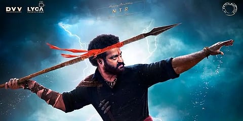 ஜூனியர் என்.டி.ஆர் பிறந்தநாள் பரிசாக ’ஆர்ஆர்ஆர்’ படத்தின் புதிய போஸ்டர்