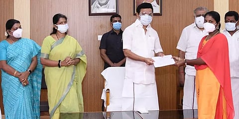 தூத்துக்குடி துப்பாக்கிச்சூட்டில் உயிரிழந்த, படுகாயமுற்ற குடும்பங்களுக்கு அரசுப்பணி
