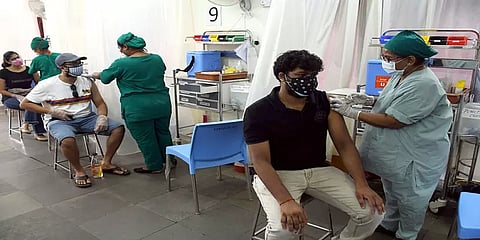 மாநிலங்களுக்கு தடுப்பூசி தர நிறுவனங்கள் மறுப்பு: என்ன செய்யப்போகிறது மத்திய அரசு?