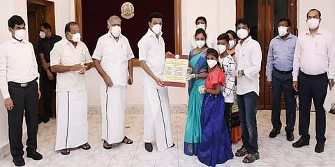 கொரோனா நிவாரண நிதி 2ஆம் தவணை ரூ.2000 - நாளை தொடங்கிவைக்கிறார் முதல்வர்