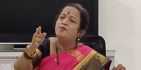 "உன் தந்தைக்குதான்!'' - பொறுப்பற்ற பதிலால் சர்ச்சையில் சிக்கிய மும்பை மேயர் கிஷோரி