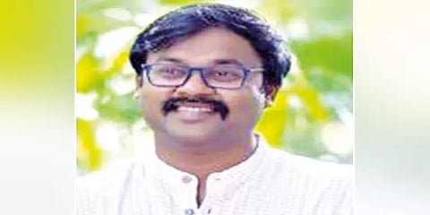 திருப்பூர்: ஆட்சியர் பெயரிலேயே போலி சமூகவலைதள கணக்கை துவங்கி பணம் கேட்ட மோசடி கும்பல்