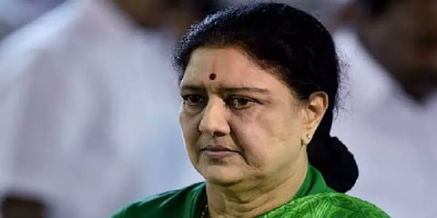 “அதிமுகவை அபகரிக்க முடியாது” - சசிகலாவுக்கு எதிராக அதிமுக கூட்டத்தில் தீர்மானம்