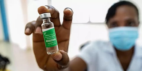 கோவிஷீல்டு டோஸ்களுக்கான இடைவெளியை அதிகரித்தது ஏன்? - மத்திய அரசு விளக்கம்