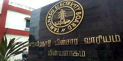அதிக விலைக்கு மின்சாரத்தை கொள்முதல் செய்ததால் ரூ.424 கோடி இழப்பு