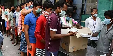 துளிர்க்கும் நம்பிக்கை: "ஆன்லைன் வகுப்புக்கு ஃபோன் தேவை" - உதவிக்கரம் கோரும் குரல்