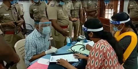 உடல்நலக் குறைவினால் மருத்துவமனையில் அனுமதிக்கப்பட்ட பேரறிவாளன்