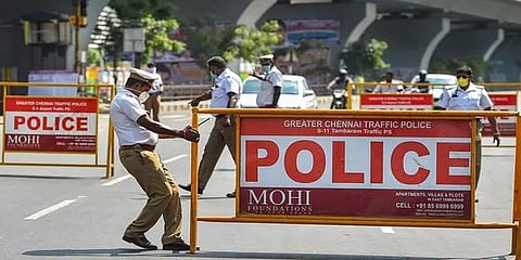 ஆசிரியர்கள் பள்ளிக்கு வர அனுமதி - திங்கட்கிழமை முதல் கூடுதல் தளர்வுகள் அறிவிப்பு