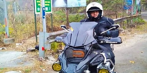 சிக்கிமில் பைக் ரைடிங் செய்த அஜித்: லேட்டஸ்ட் புகைப்படங்கள்