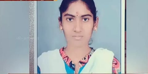 சேலம்: 12-ஆம் நூற்றாண்டை சேர்ந்த சோழர் காலக் கல்வெட்டை கண்டுபிடித்த மாணவி