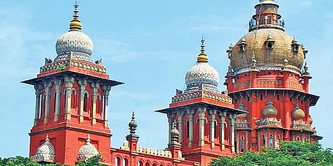 சாமியார்கள் மீதான குருட்டு நம்பிக்கையால் அனைத்து வயதினரும் பாதிக்கப்படுகின்றனர் : நீதிபதி
