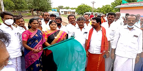 சிவகங்கை: 75 ஆண்டுகளுக்குப் பிறகு முதன் முதலாக கிராமத்திற்கு வந்த அரசு பேருந்து