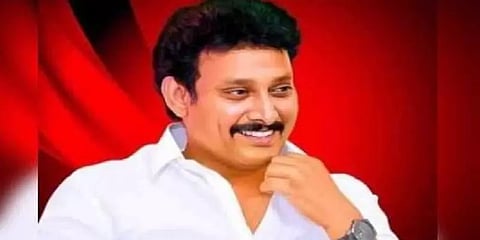 புத்தகப்பைகளில் ஜெயலலிதா, இபிஎஸ் படங்களே இருக்கட்டும் என முதல்வர் சொன்னார்: அன்பில் மகேஷ்