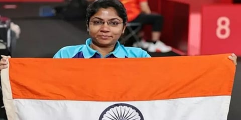 பாராலிம்பிக்: வெள்ளிப்பதக்கம் வென்றார் பவினா