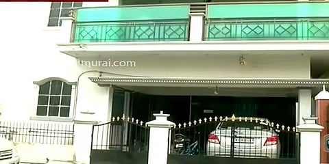 சேலம்: அரசு வேலை வாங்கித் தருவதாக மோசடி என புகார் - தலைமையாசிரியர் வீட்டில் ரெய்டு