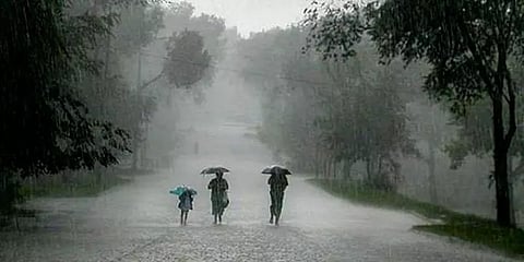தமிழகத்தில் 4 நாட்களுக்கு மழை பெய்யக்கூடும் - வானிலை மையம்