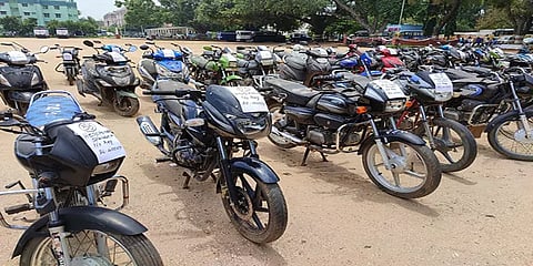 சேலம்: குற்ற வழக்குகளில் பறிமுதல் செய்யப்பட்ட வாகனங்கள் ஏலம்