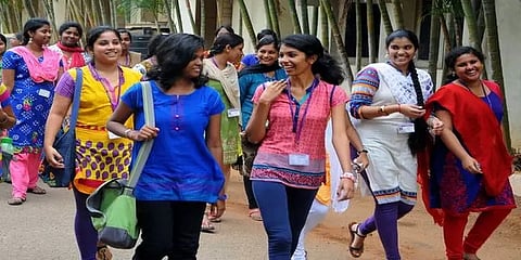 கலைக் கல்லூரிகள் - அக்.4 முதல் முதலாமாண்டு மாணவர்களுக்கு வகுப்புகள் தொடக்கம்