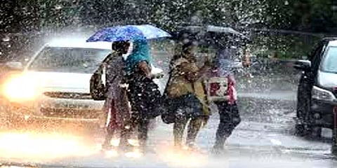 10 மாவட்டங்களில் இன்று கன மழைக்கு வாய்ப்பு: சென்னை வானிலை ஆய்வு மையம்