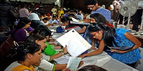 30ல் 10 இடங்கள் கூட நிரம்பாத பொறியியல் கல்லூரிகள்