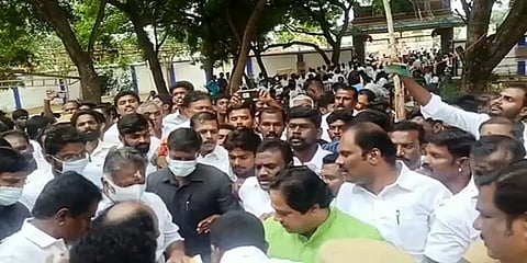 ராமநாதபுரம்: ஓபிஎஸ் உடன் ஈபிஎஸ்-க்கு எதிராக பேசியதற்காக நீக்கப்பட்ட பஷீர் சந்திப்பு