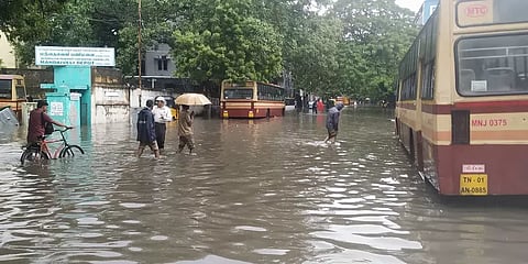சென்னை கனமழை - 4,810 பேர் மீட்பு; 87 முகாம்களில் தங்கவைப்பு