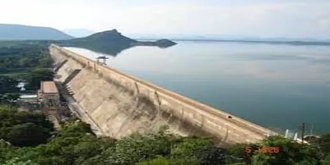 மேட்டூர் அணையிலிருந்து திறக்கப்பட்டு வந்த உபரிநீர் நிறுத்தம்