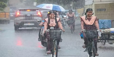 தொடர் கனமழை: 26 மாவட்டங்களில் இன்று பள்ளிகளுக்கு விடுமுறை