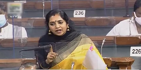 கல்வி நிறுவனங்களில் சாதி பாகுபாடு கவலைக்குரியது - மக்களவையில் தமிழச்சி தங்கபாண்டியன் வேதனை