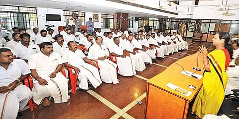 நகர்ப்புற உள்ளாட்சித் தேர்தல்: பிரேமலதா தலைமையில் தேமுதிக ஆலோசனை கூட்டம்