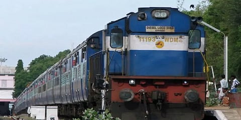 டிச.15 முதல் பொள்ளாச்சி - திருச்செந்தூர்; செங்கோட்டை - கொல்லம் சிறப்பு ரயில்கள்: ரயில்வே