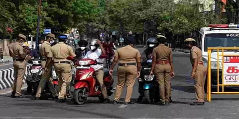 புத்தாண்டு: சென்னையில் பாதுகாப்பு பணியில் 10,000 காவலர்கள்