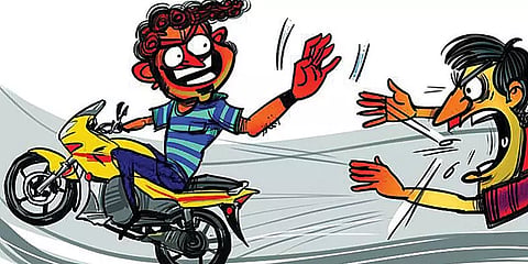 நாகை: திருடுப்போன பைக்கில் இருந்த ஜிபிஎஸ்... கையும் களவுமாக சிக்கிய பலநாள் திருடர்கள்