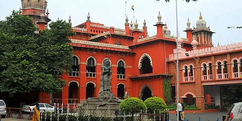 கடவுள் சிலையை ஆஜர்படுத்த தேவையில்லை - கும்பகோணம் நீதிமன்றத்துக்கு கண்டனம்
