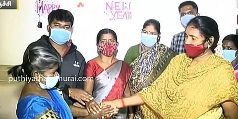 திருச்சி: 6 வருடங்களுக்கு பின் பிள்ளைகளுடன் அன்புகரம் கோர்த்த தெலங்கானா மூதாட்டி!