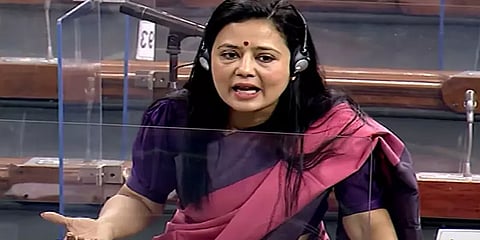 ’கோமியம் குடித்துவிட்டு தயாராக இருங்கள்' - திரிணாமூல் எம்.பி., மஹுவா மொய்த்ரா ட்வீட்