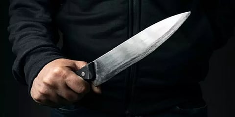 கேரளா: சிபிஎம் உறுப்பினர் கத்தியால் குத்திக் கொலை - 8 பேர் கைது
