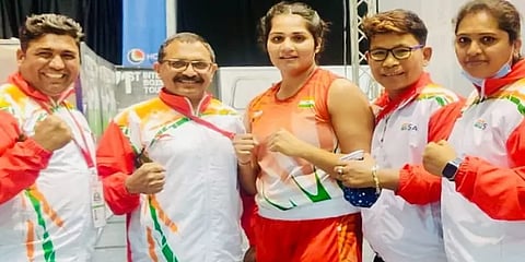 ஸ்ட்ராண்ட்ஜா நினைவு குத்துச்சண்டை போட்டி: முதல் பதக்கத்தை உறுதி செய்தது இந்தியா!