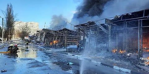 உக்ரைனில் பற்றி எரியும் கார்கிவ் நகரம் - குறிவைத்து தாக்கும் ரஷ்யா